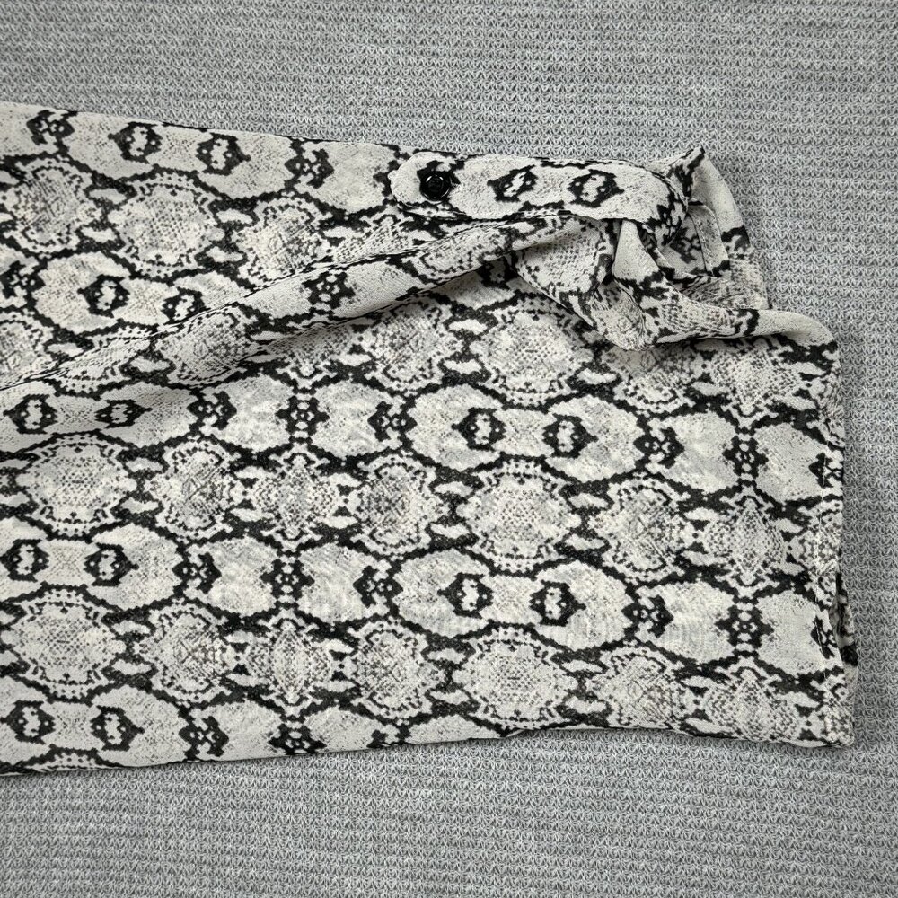 Como Vintage Snake Print Blouse Womens 2X Black Gray Long Sleeve Semi-Sheer - Picture 14 of 15